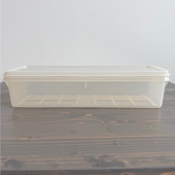 Vintage Tupperware slim container - Picture 8 of 11